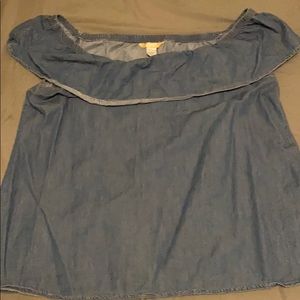 Very cute off shoulder jean shirt ✨💙